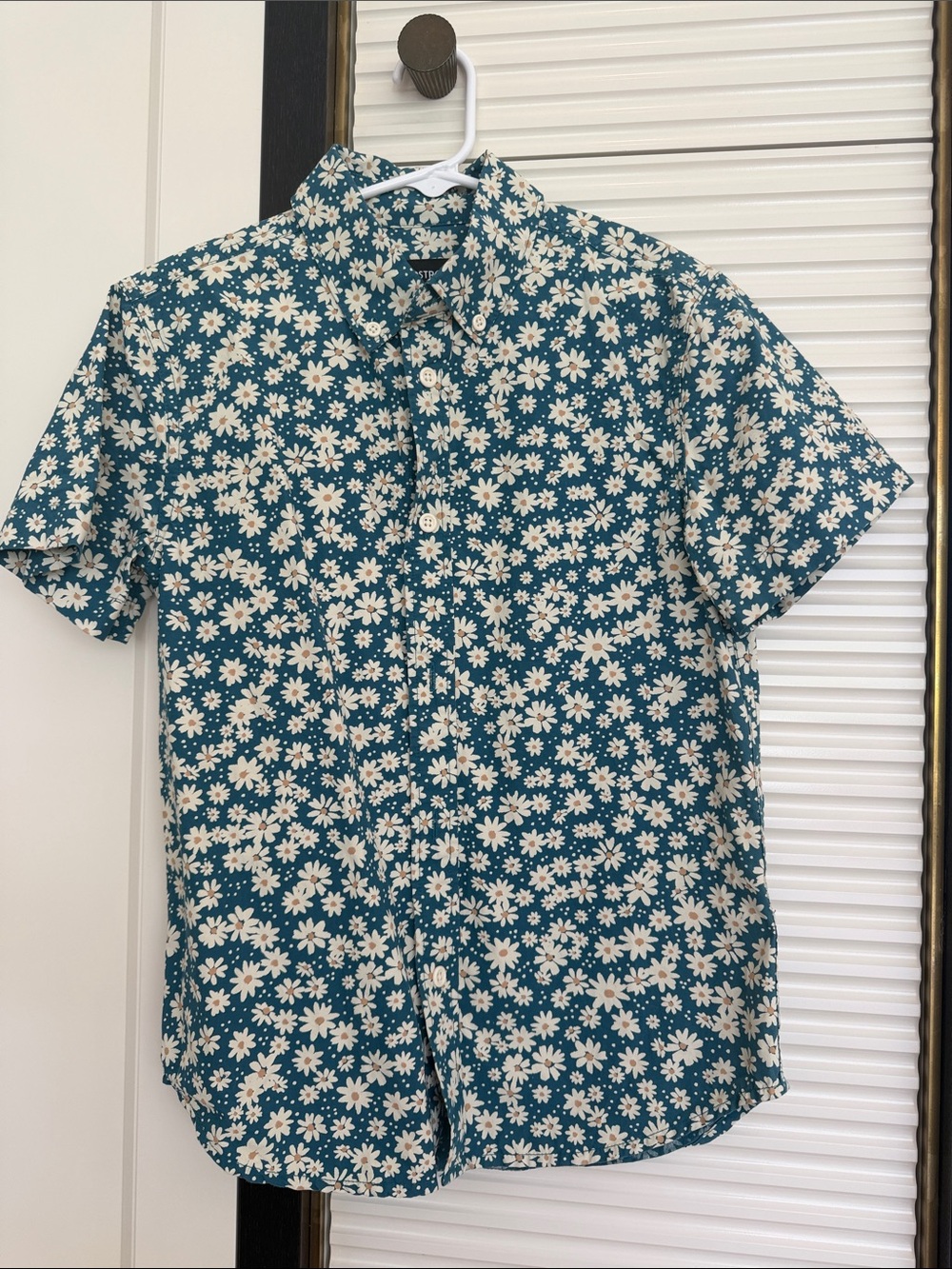 Nordstrom Teal and White Daisy Short-Sleeve Button-Down Shirt